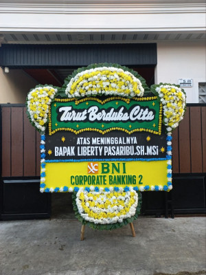Papan Bunga Duka di Tugu Selatan