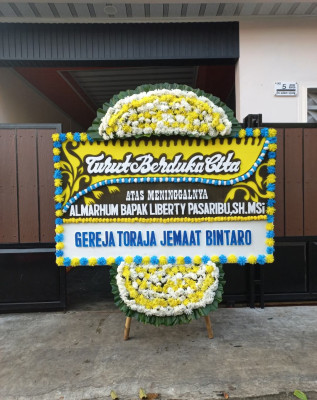 Papan Bunga Duka di Tugu Selatan