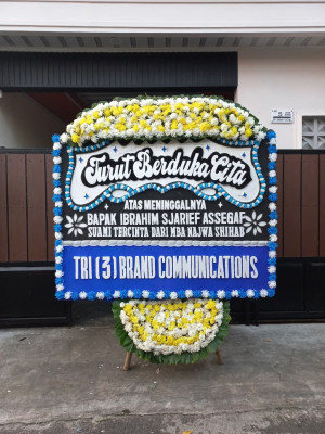 Papan Bunga Duka di Tugu Selatan